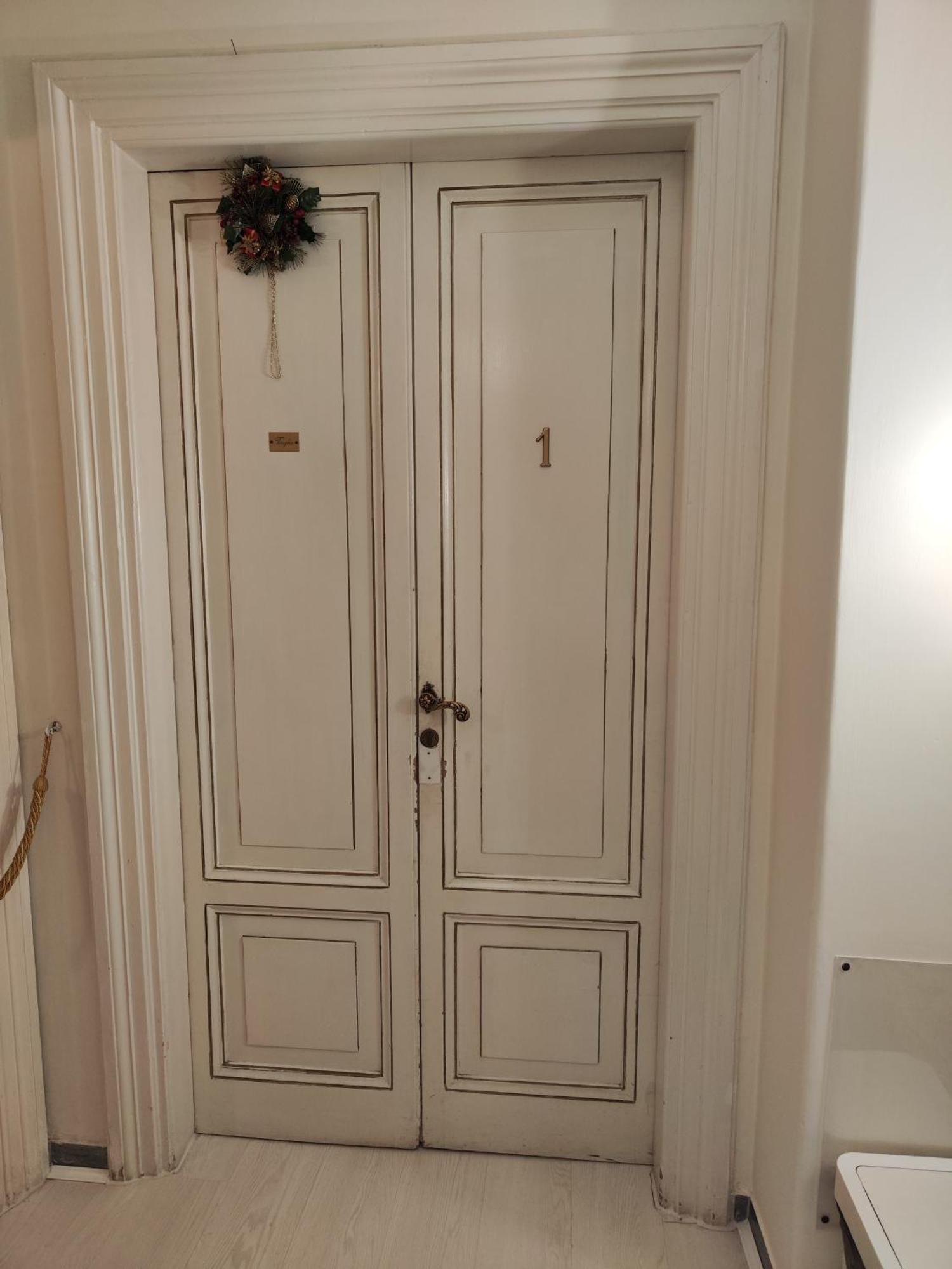 B&B Dolcevirginia ローマ エクステリア 写真